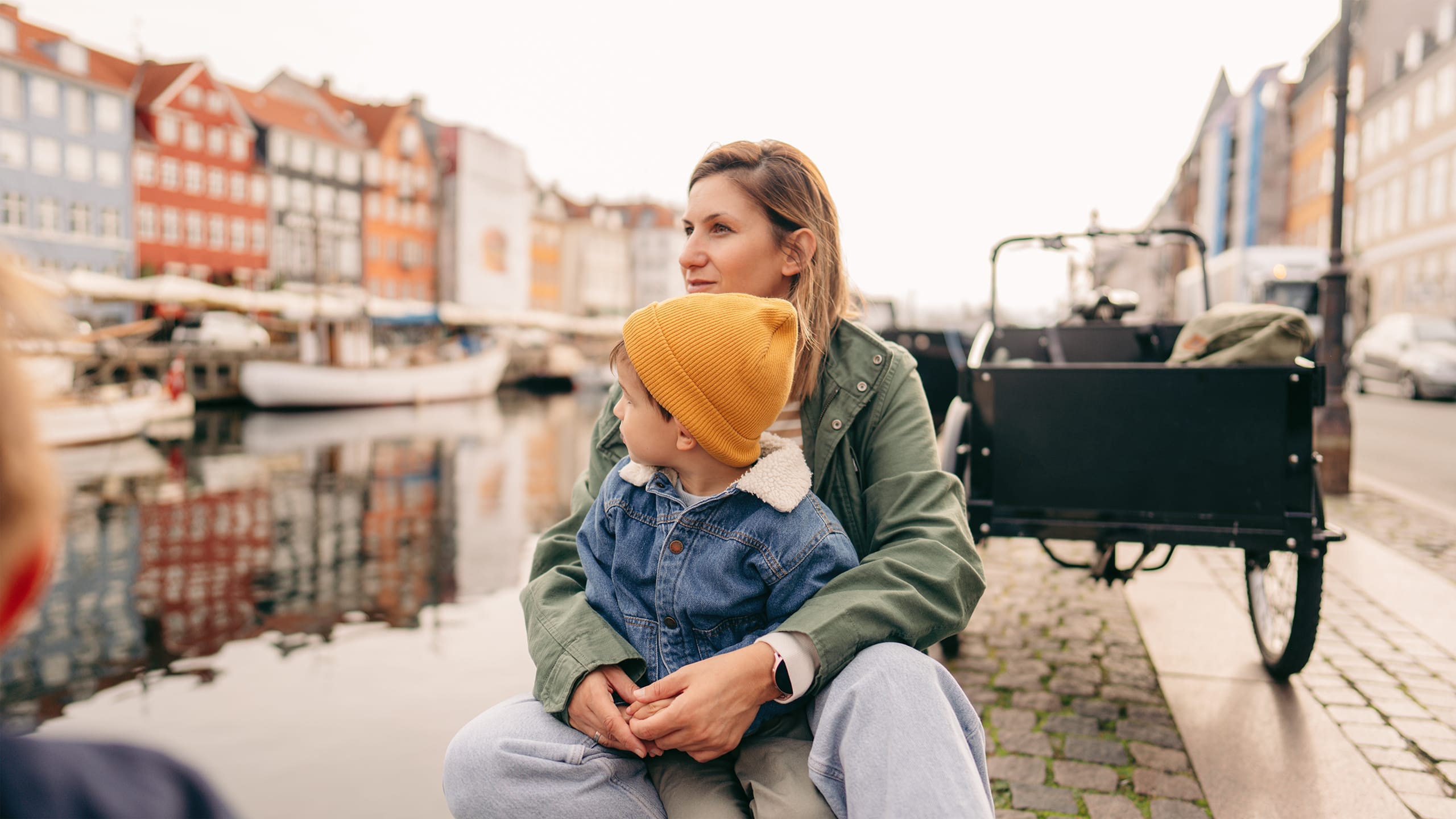 Mor sammen med som ved havnefront